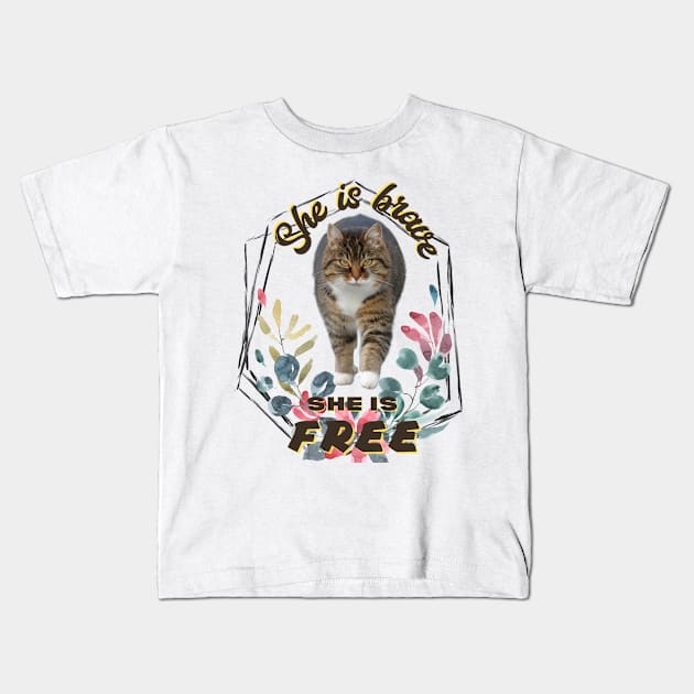 She is Brave. She is Free - Cat - Pet lover Kids T-Shirt by AlGenius